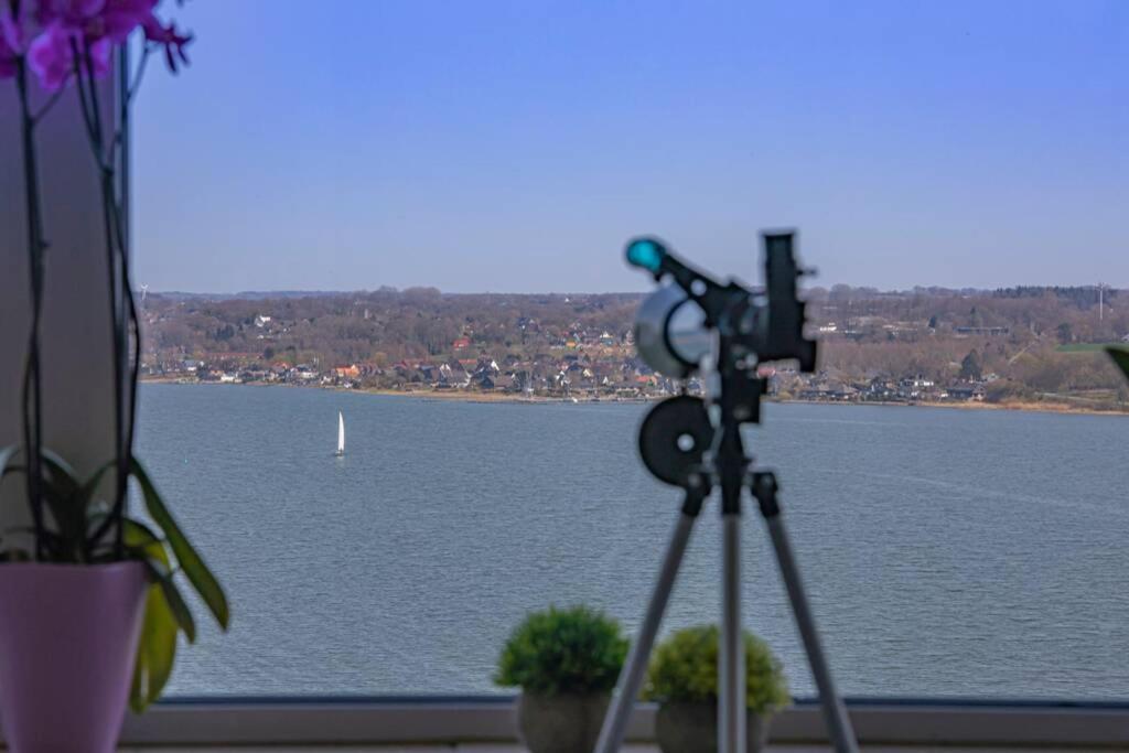 Traumblick! Mitten Im Wasser U. Doch Ganz Oben:) Schleswig Dış mekan fotoğraf