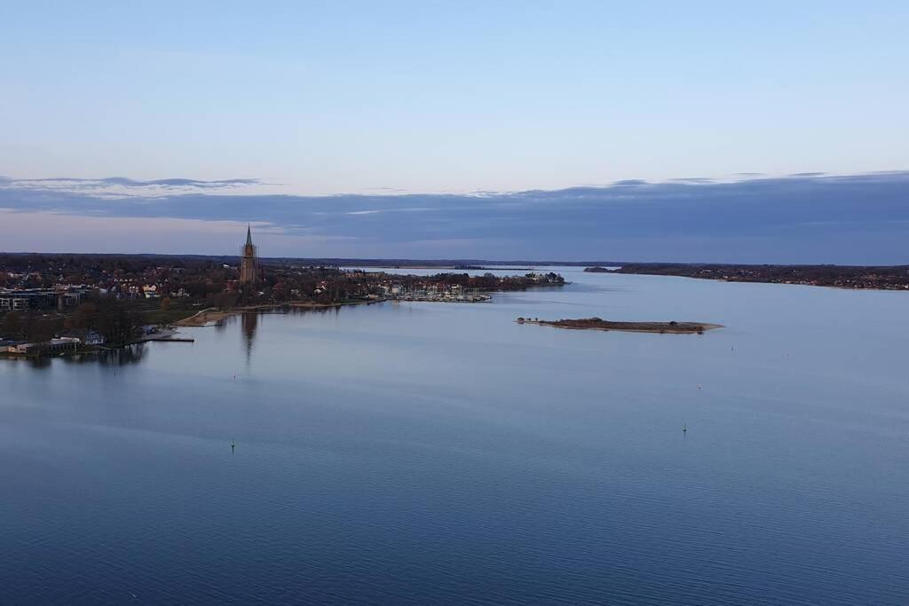 Traumblick! Mitten Im Wasser U. Doch Ganz Oben:) Schleswig Dış mekan fotoğraf